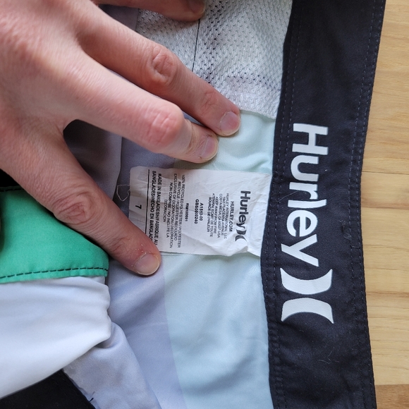 NWOT Hurley Women's Board Shorts - Picture 5 of 6